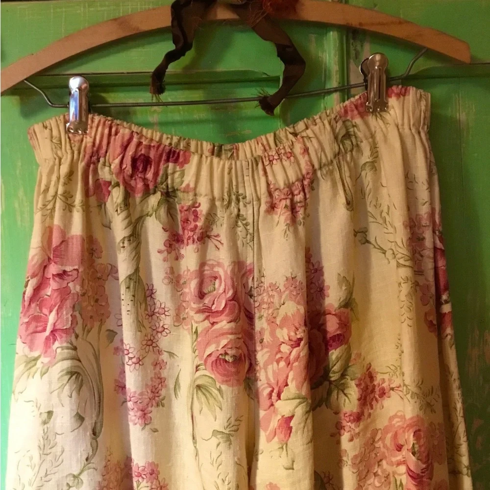 Beautiful pair of Magnolia Pearl bloomers 🌸RARE - Picture 3 of 4